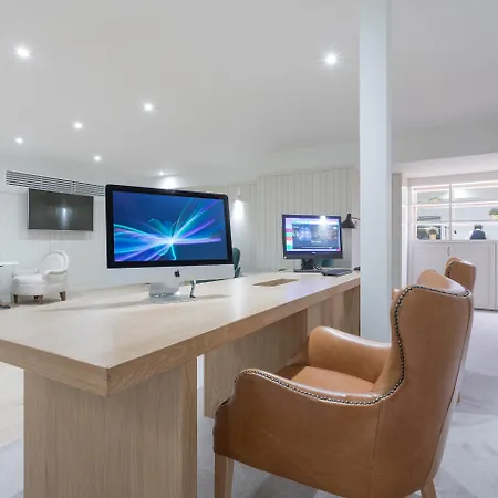 Отель The Fleet Дублин