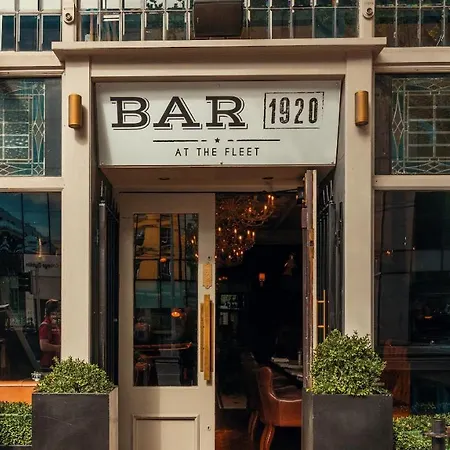 Отель The Fleet Дублин