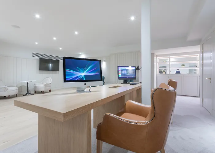 Отель The Fleet Дублин